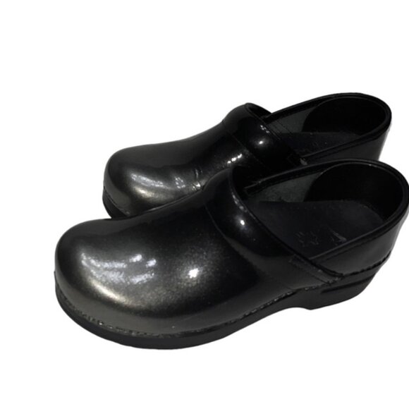 Dansko Women's Metallic Gray Slip On Clog Mules Nursing Shoe Size 37 US Size 6.5 - Picture 2 of 8